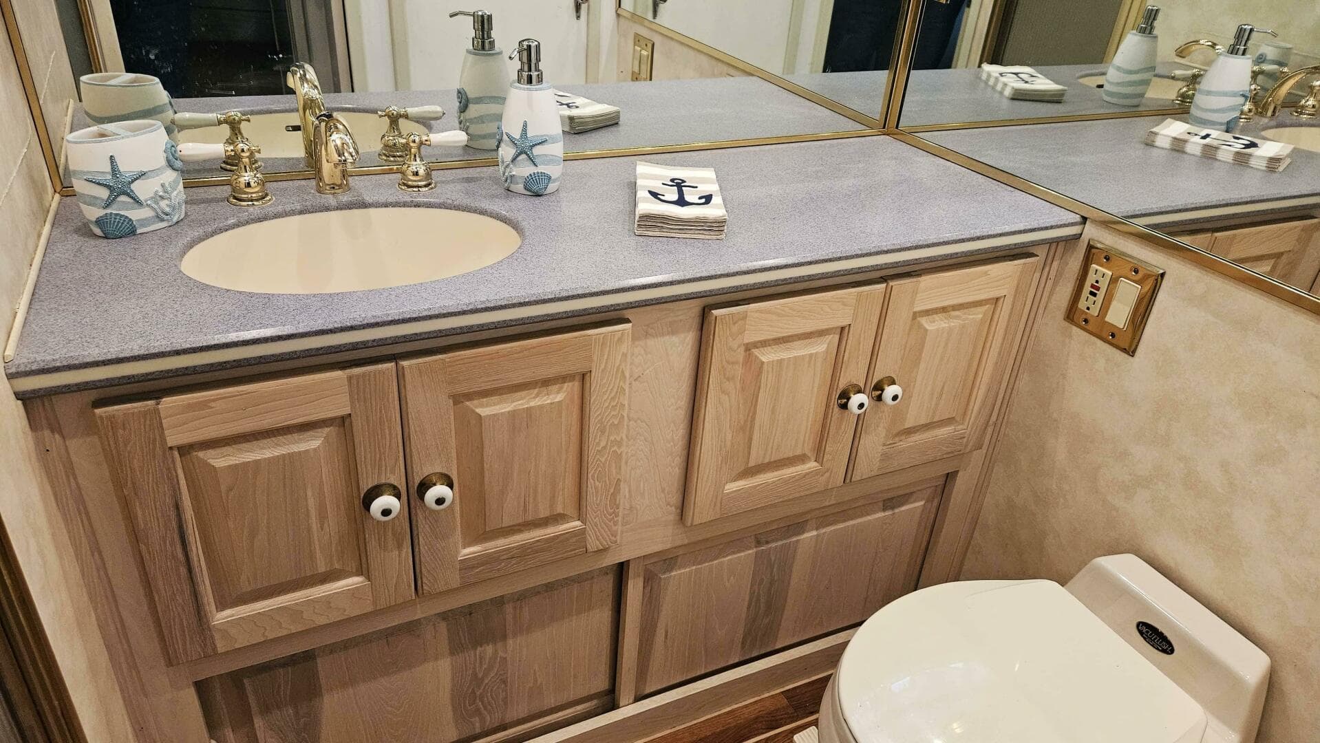 1971 Chris-Craft 47 Commander — photo 57