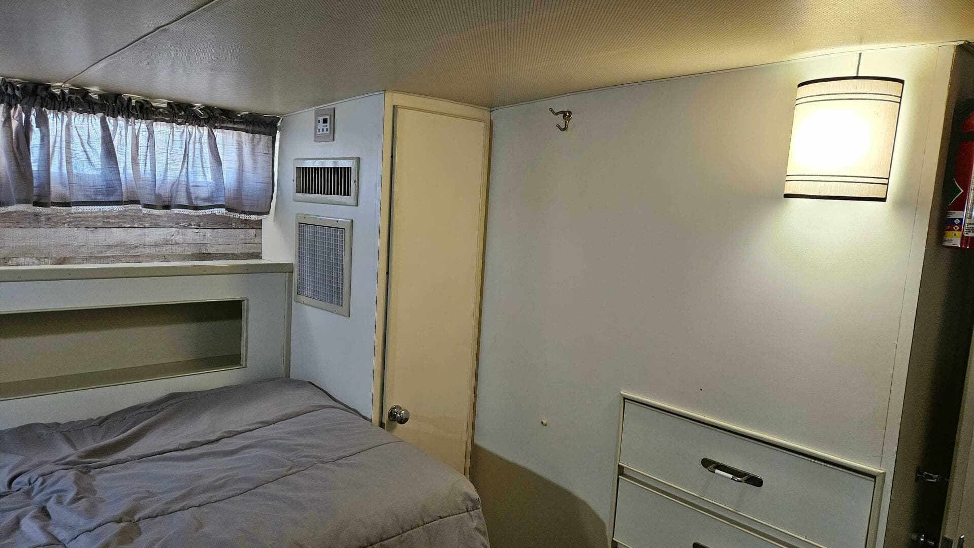 1971 Chris-Craft 47 Commander — photo 44