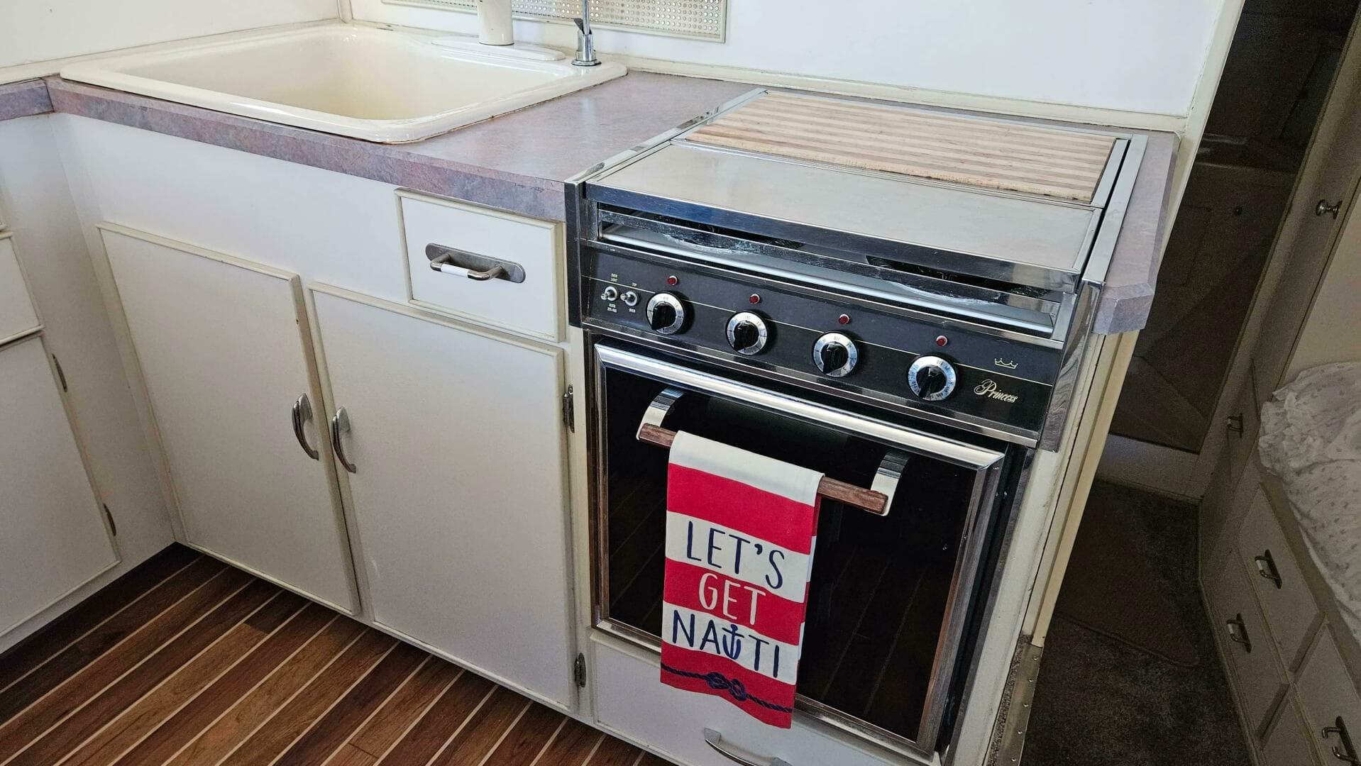 1971 Chris-Craft 47 Commander — photo 28