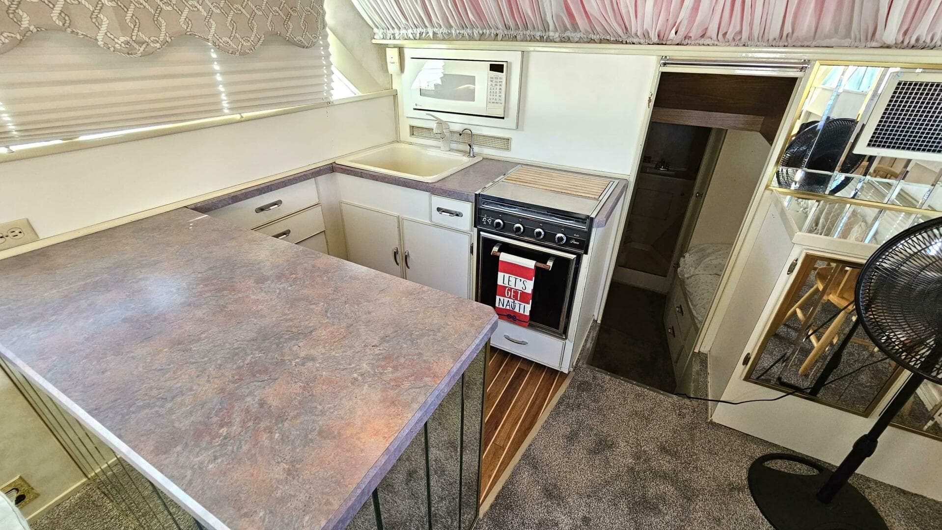 1971 Chris-Craft 47 Commander — photo 26