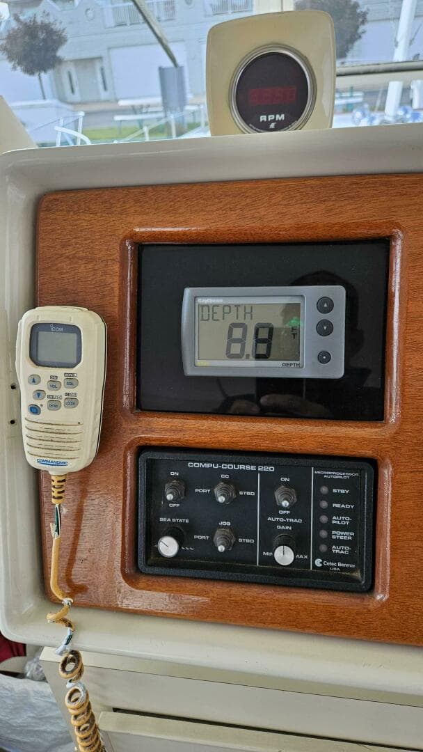1971 Chris-Craft 47 Commander — photo 14