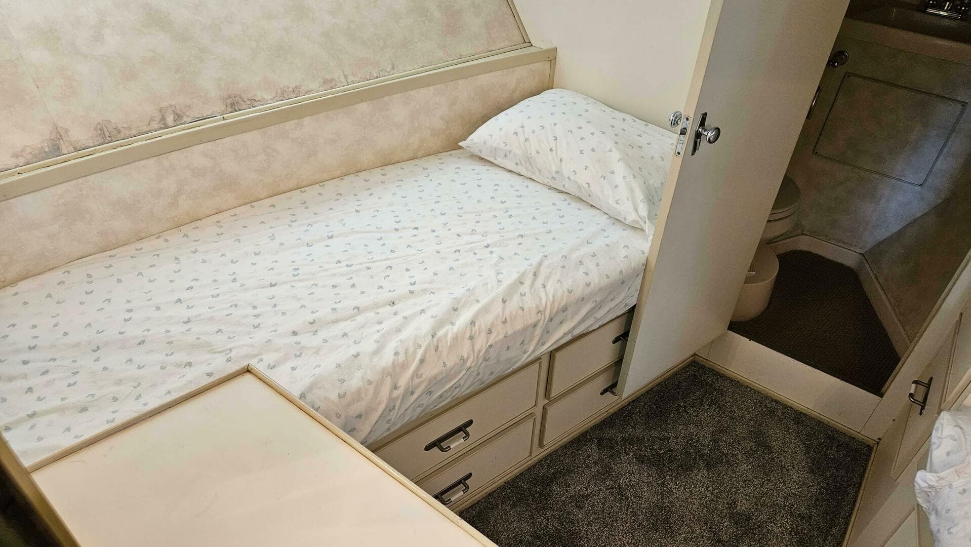 1971 Chris-Craft 47 Commander — photo 59