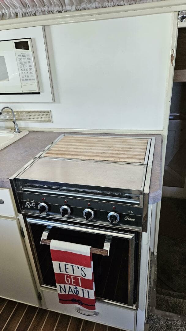 1971 Chris-Craft 47 Commander — photo 29