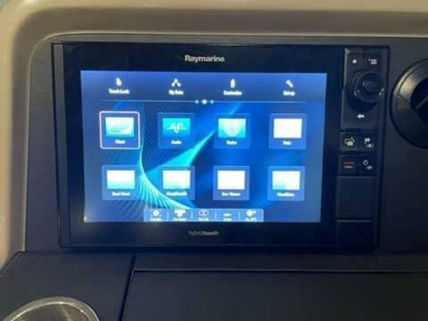 2017 Sea Ray 460 Sundancer — photo 20