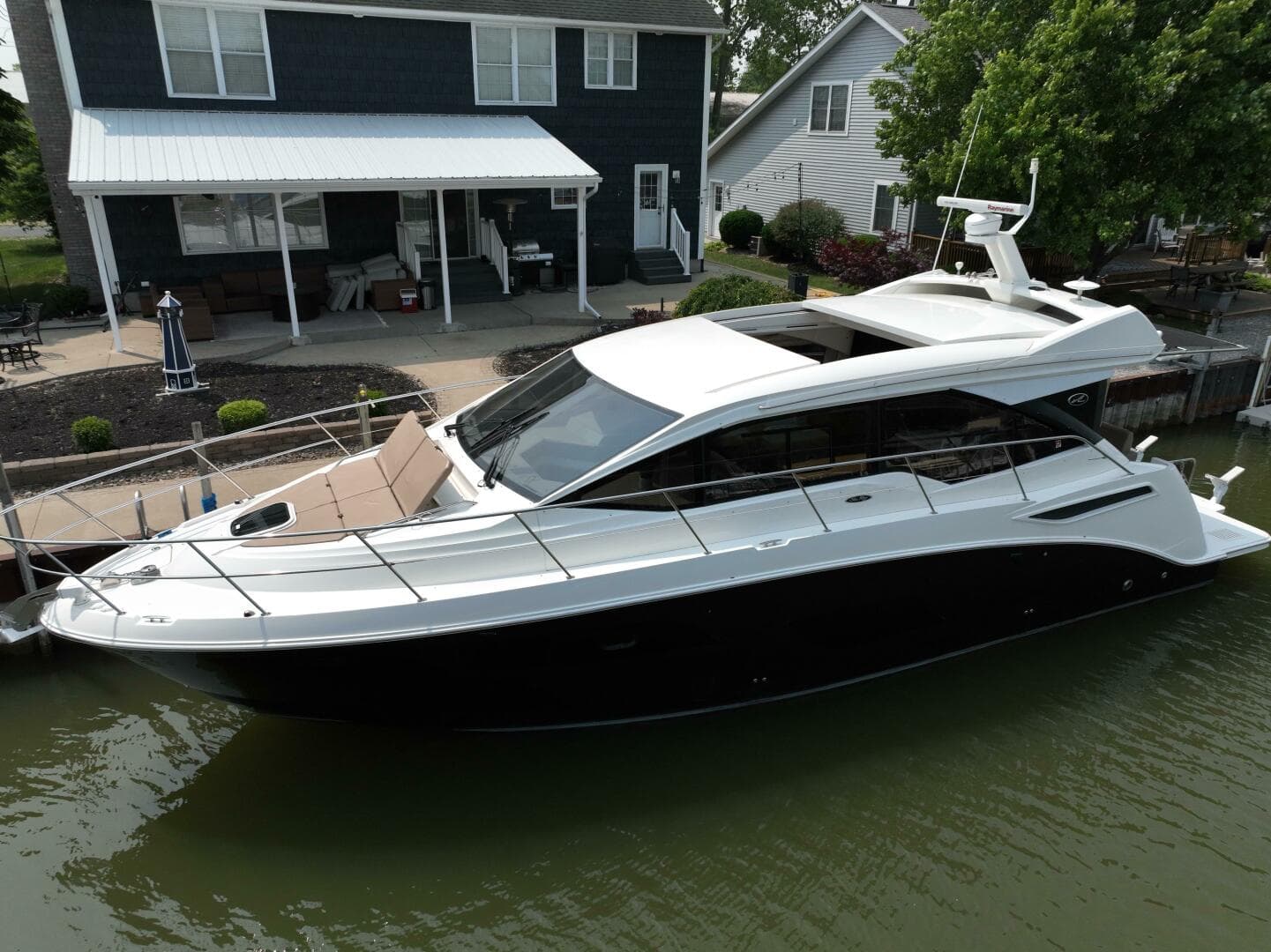 2017 Sea Ray 460 Sundancer — photo 58