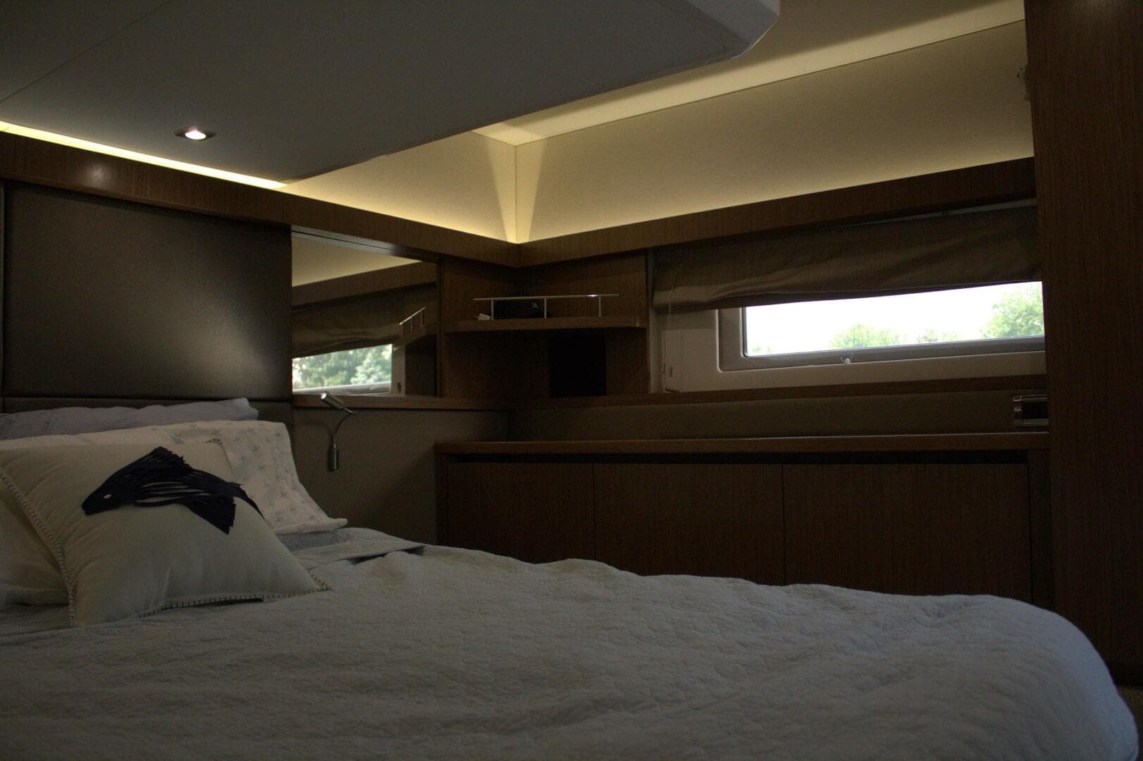 2017 Sea Ray 460 Sundancer — photo 71