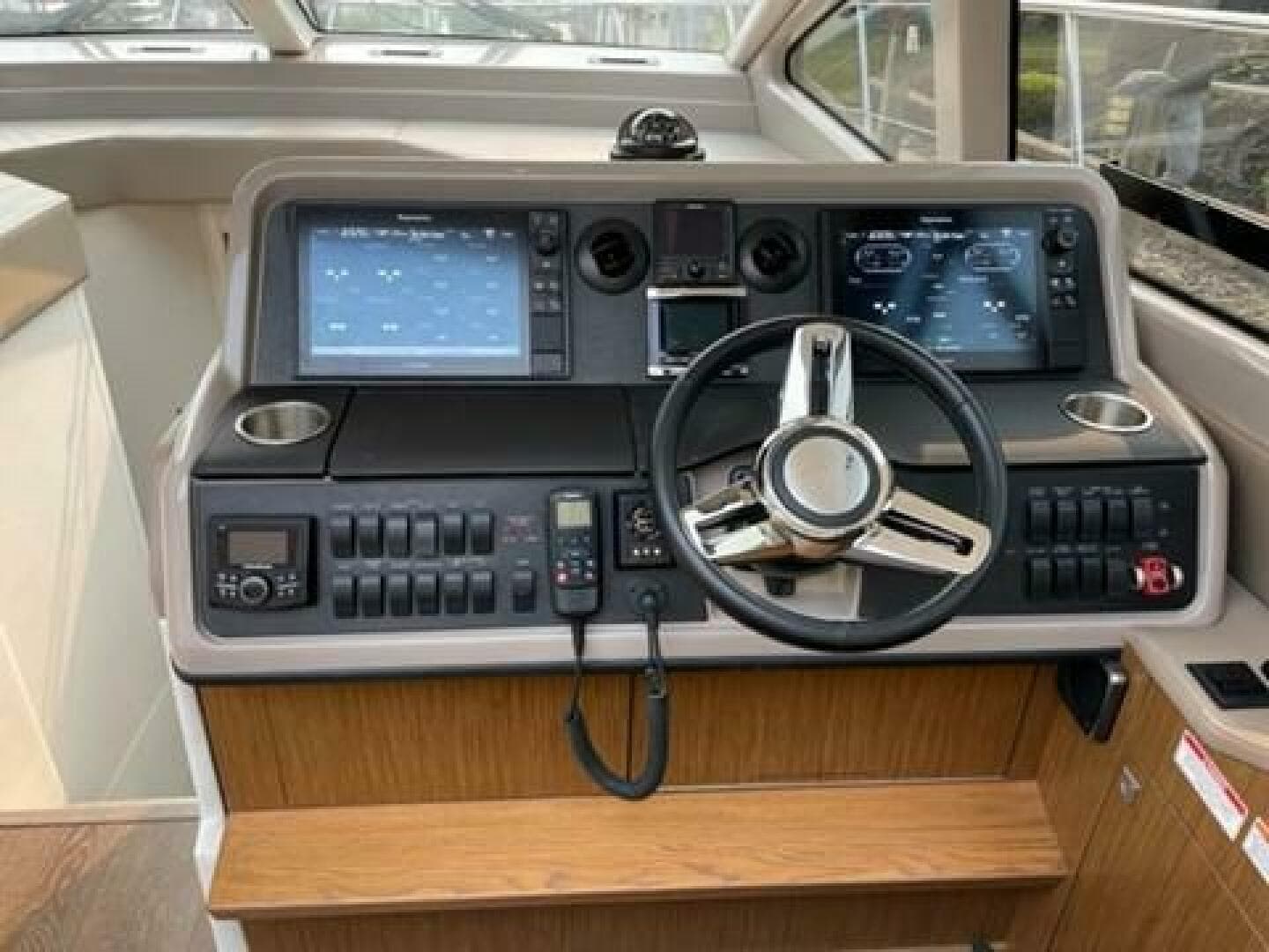 2017 Sea Ray 460 Sundancer — photo 59