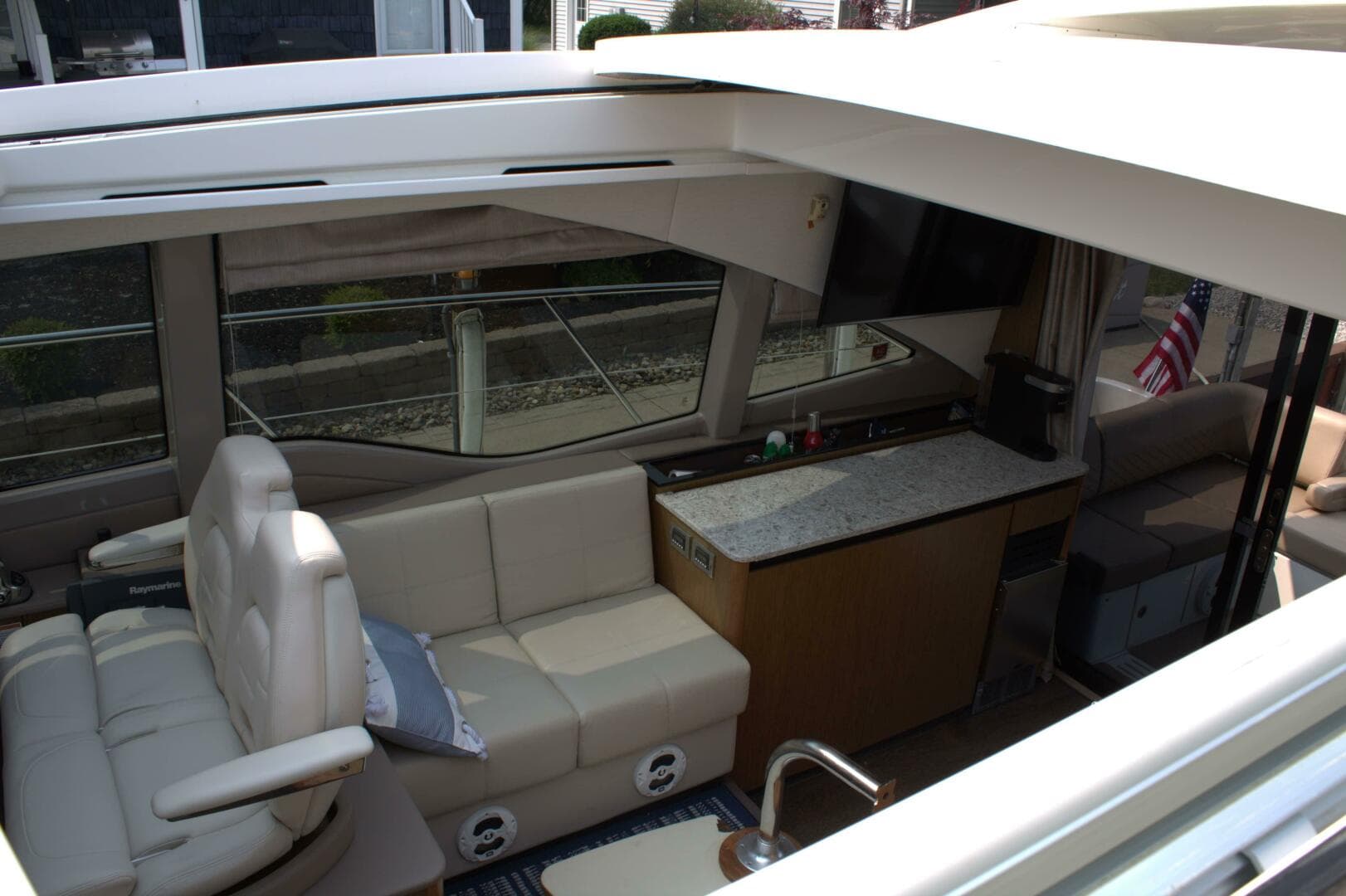 2017 Sea Ray 460 Sundancer — photo 70