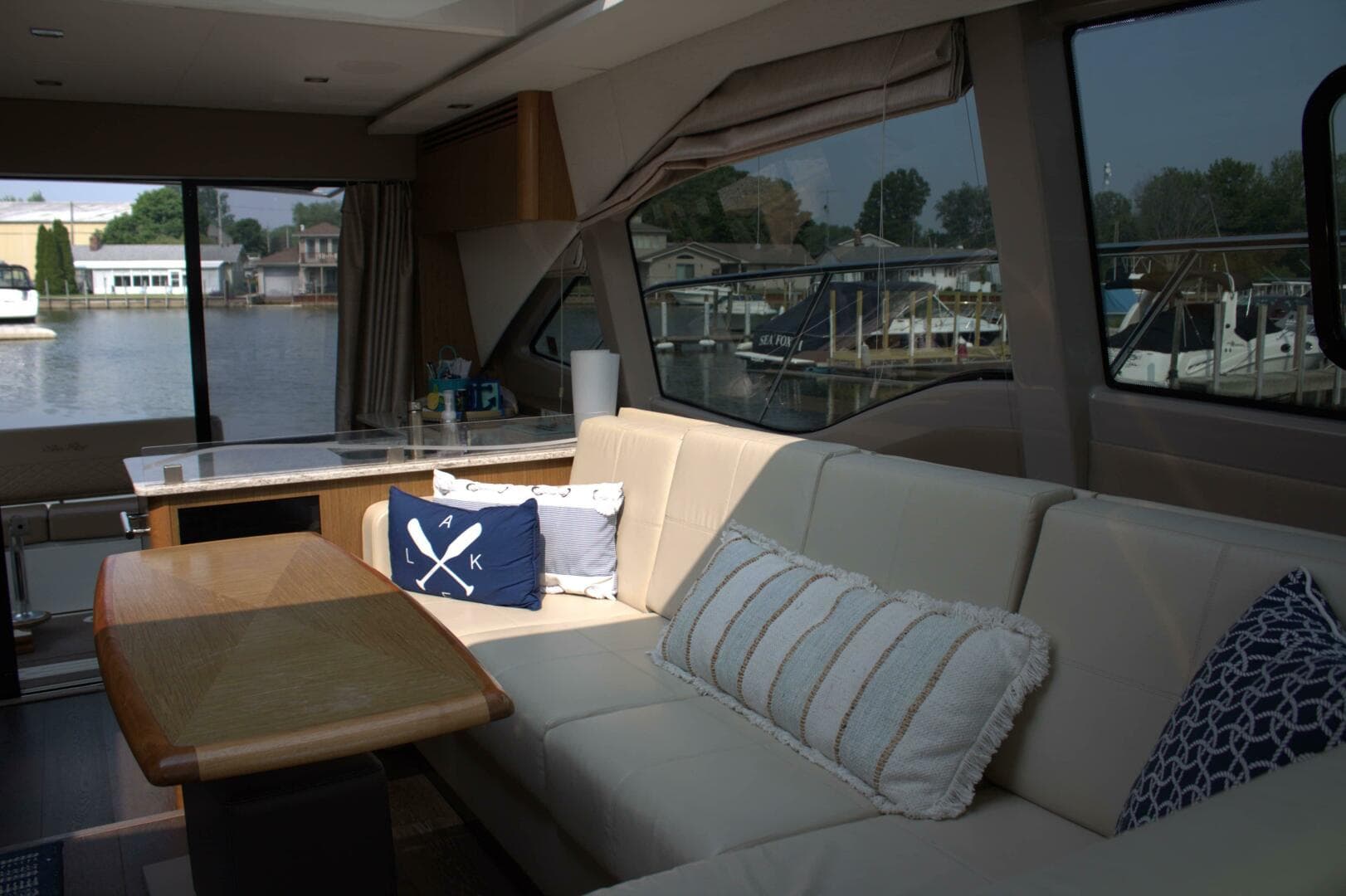 2017 Sea Ray 460 Sundancer — photo 64