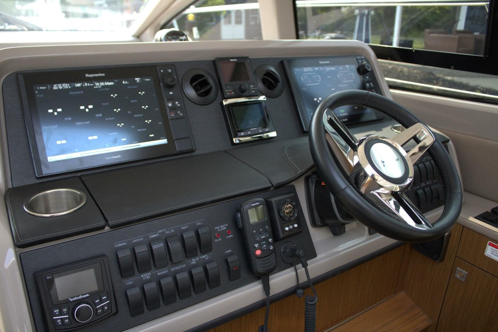 2017 Sea Ray 460 Sundancer — photo 30