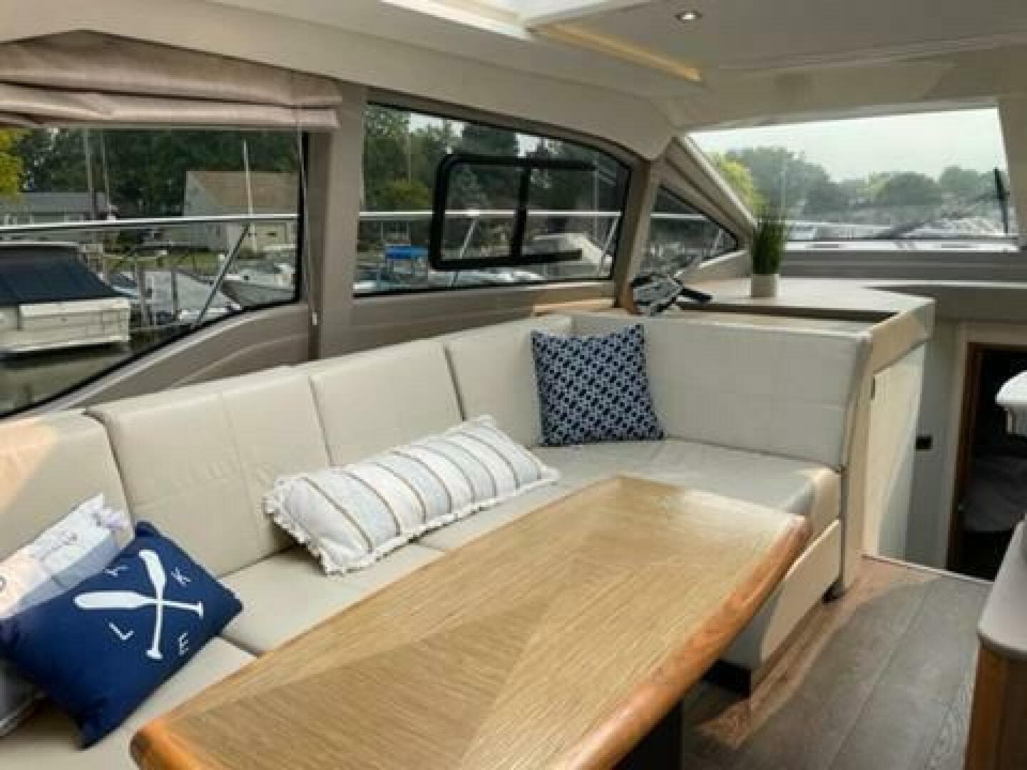 2017 Sea Ray 460 Sundancer — photo 52