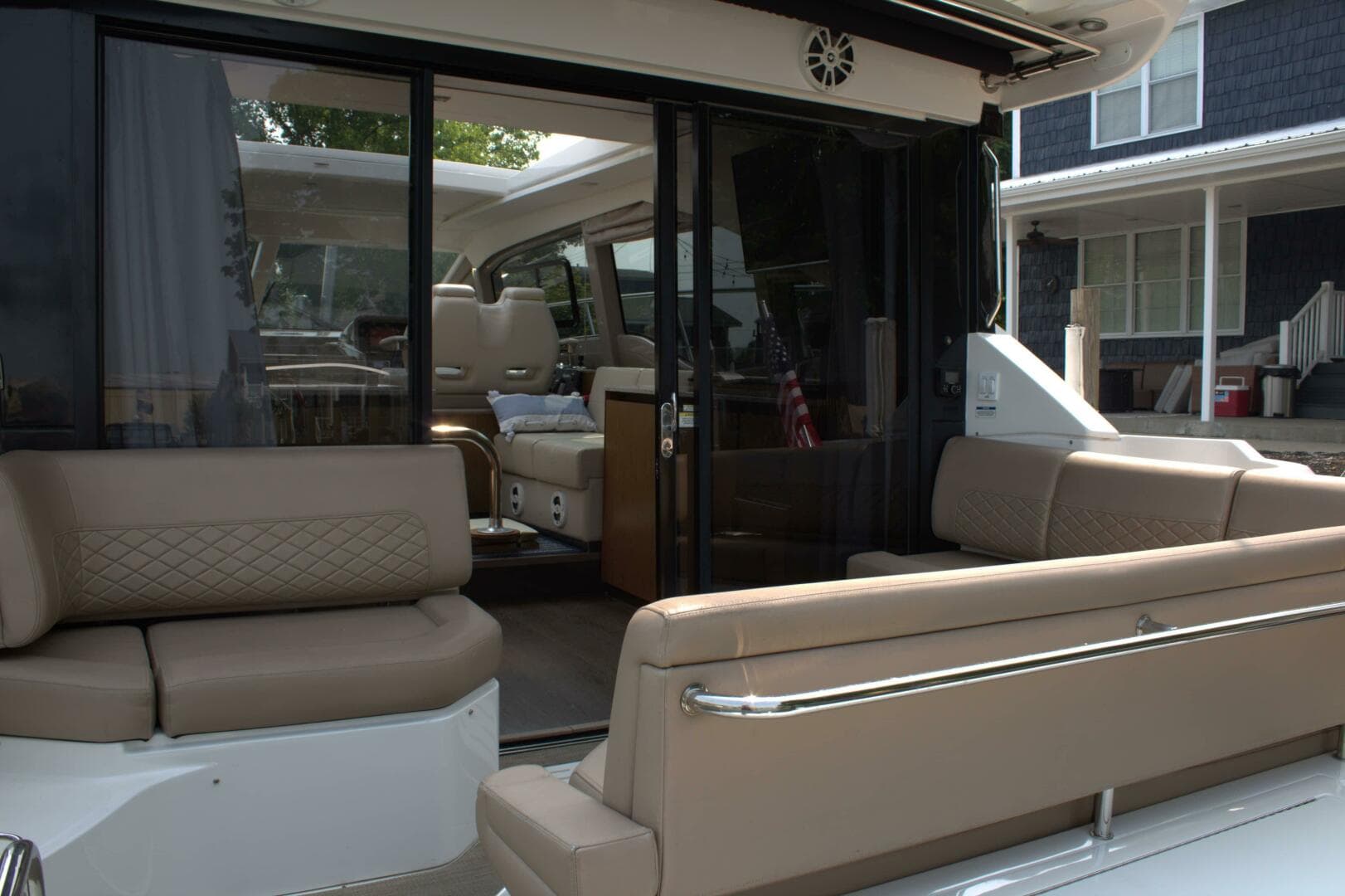 2017 Sea Ray 460 Sundancer — photo 74