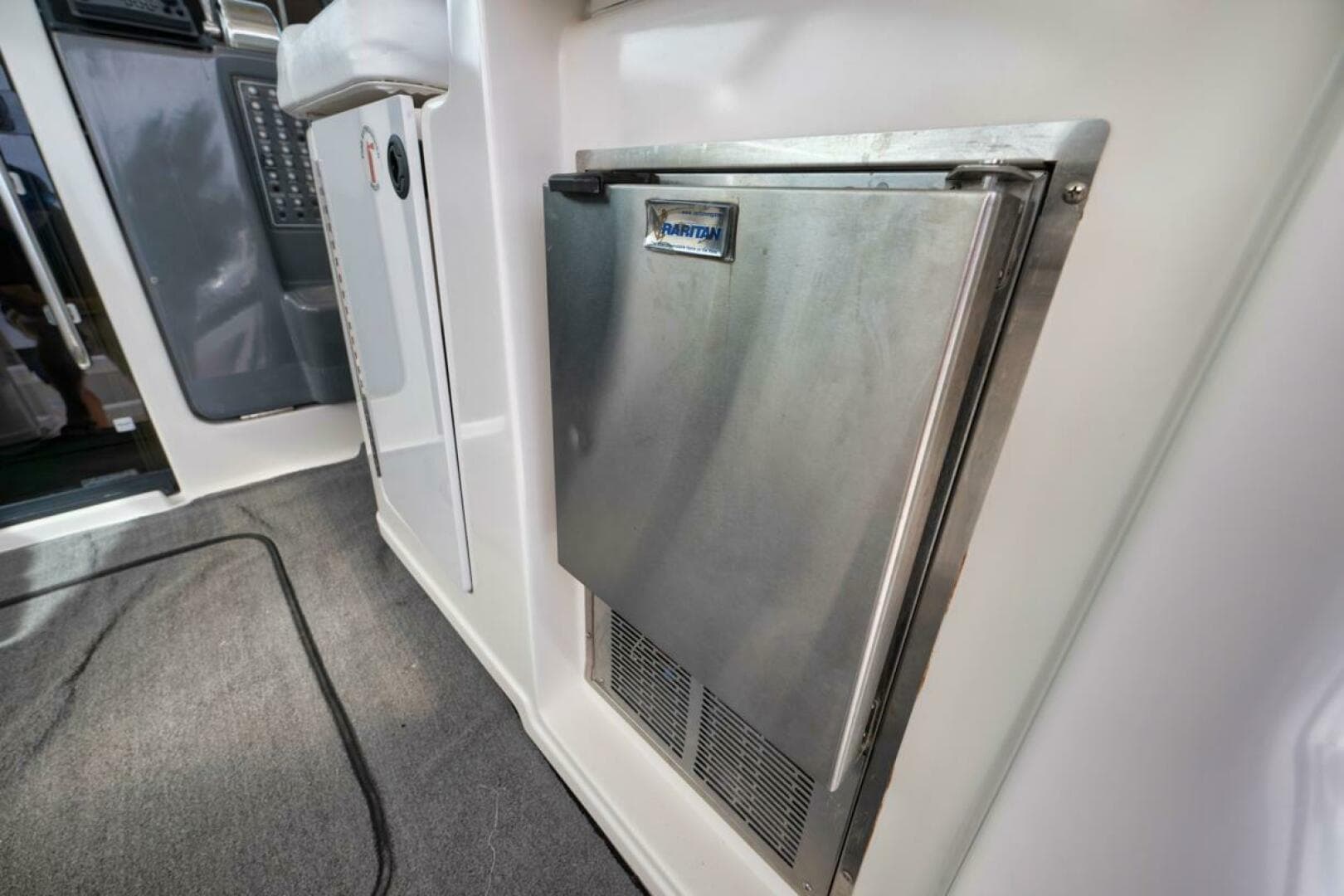 2004 Tiara Yachts 38 Open — photo 26