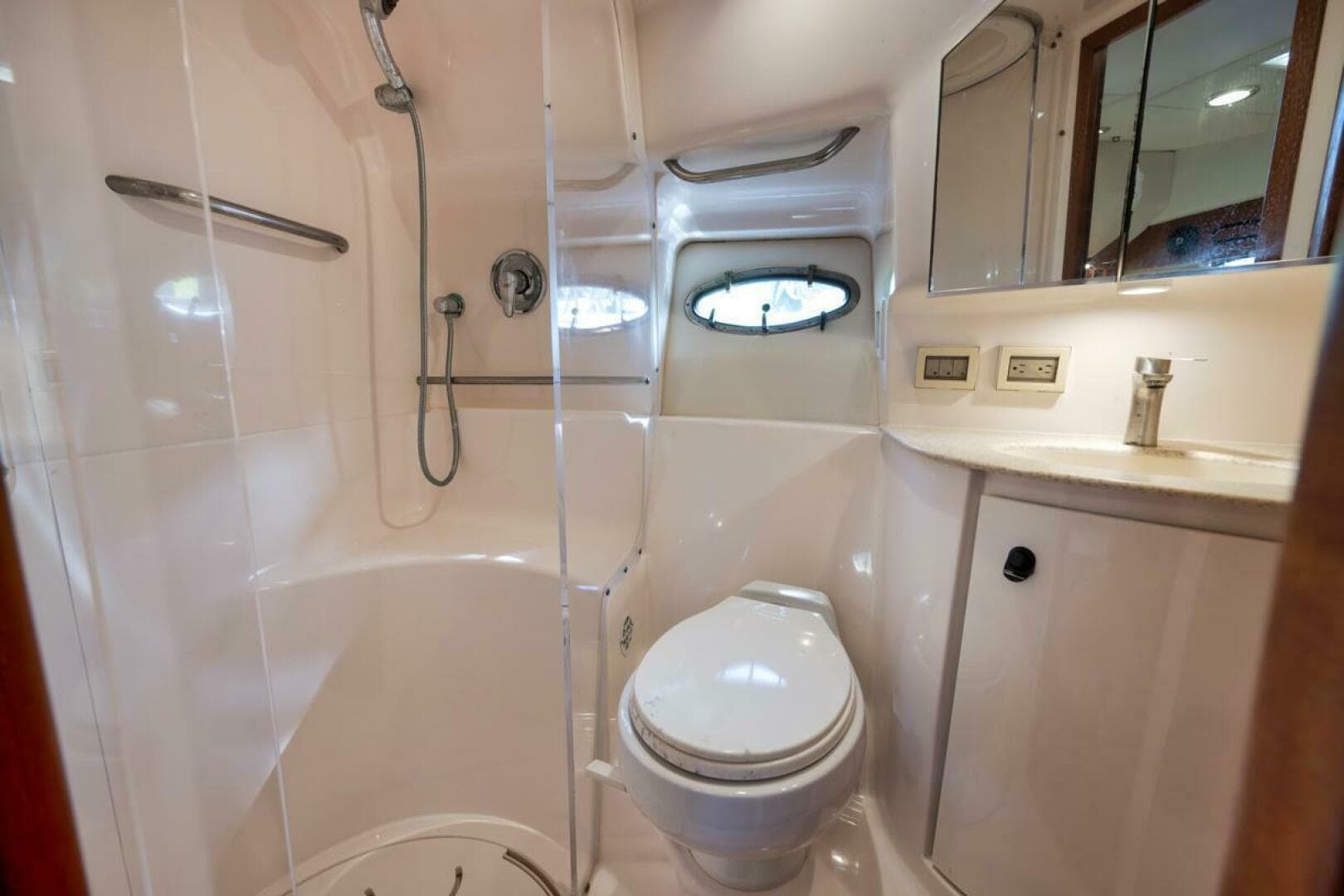 2004 Tiara Yachts 38 Open — photo 9