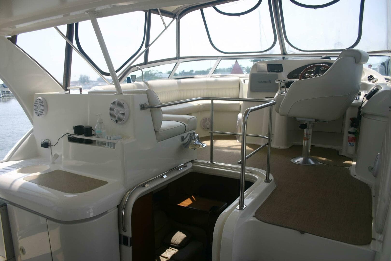 2001 Cruisers Yachts 3750 — photo 24