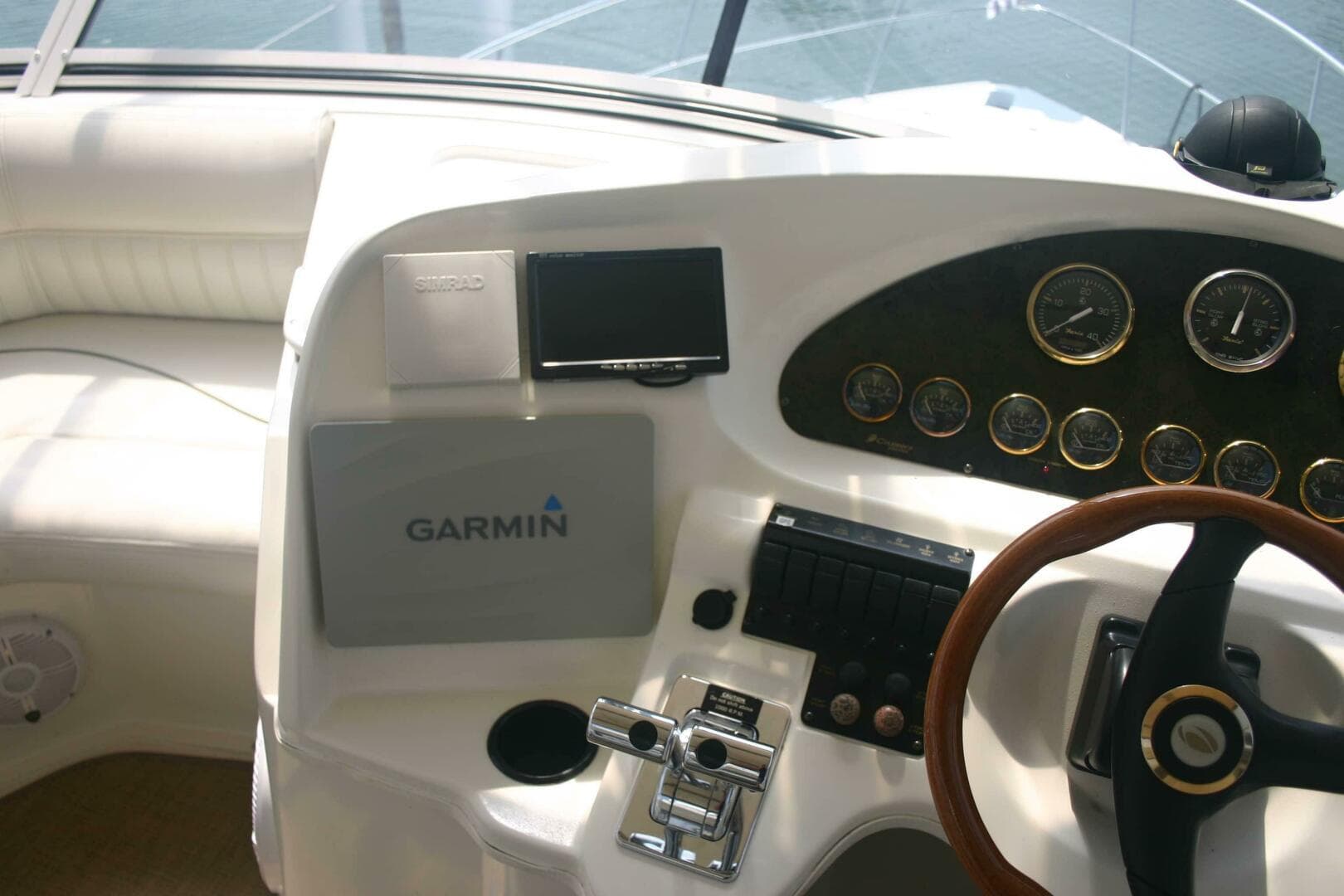 2001 Cruisers Yachts 3750 — photo 38