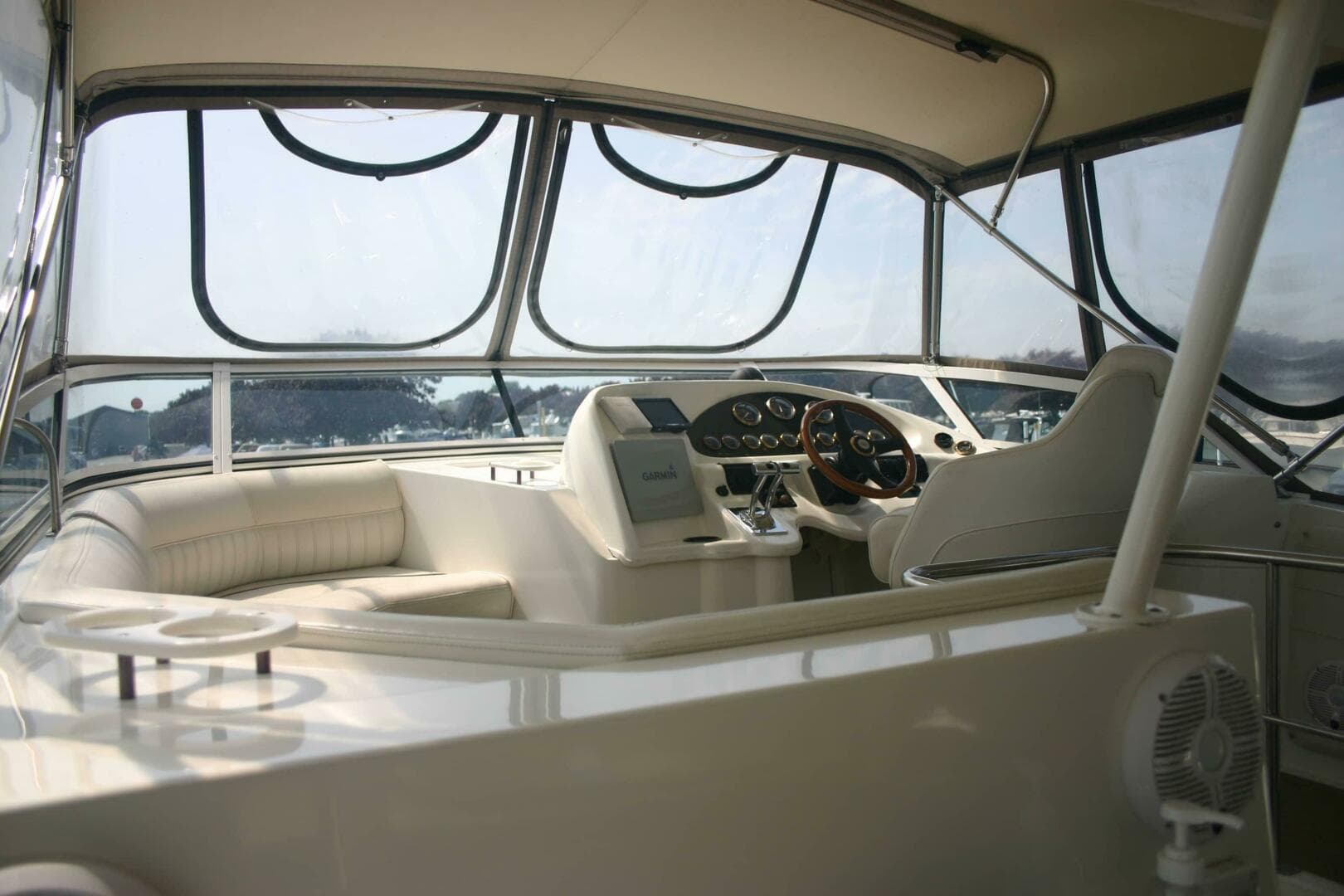 2001 Cruisers Yachts 3750 — photo 19