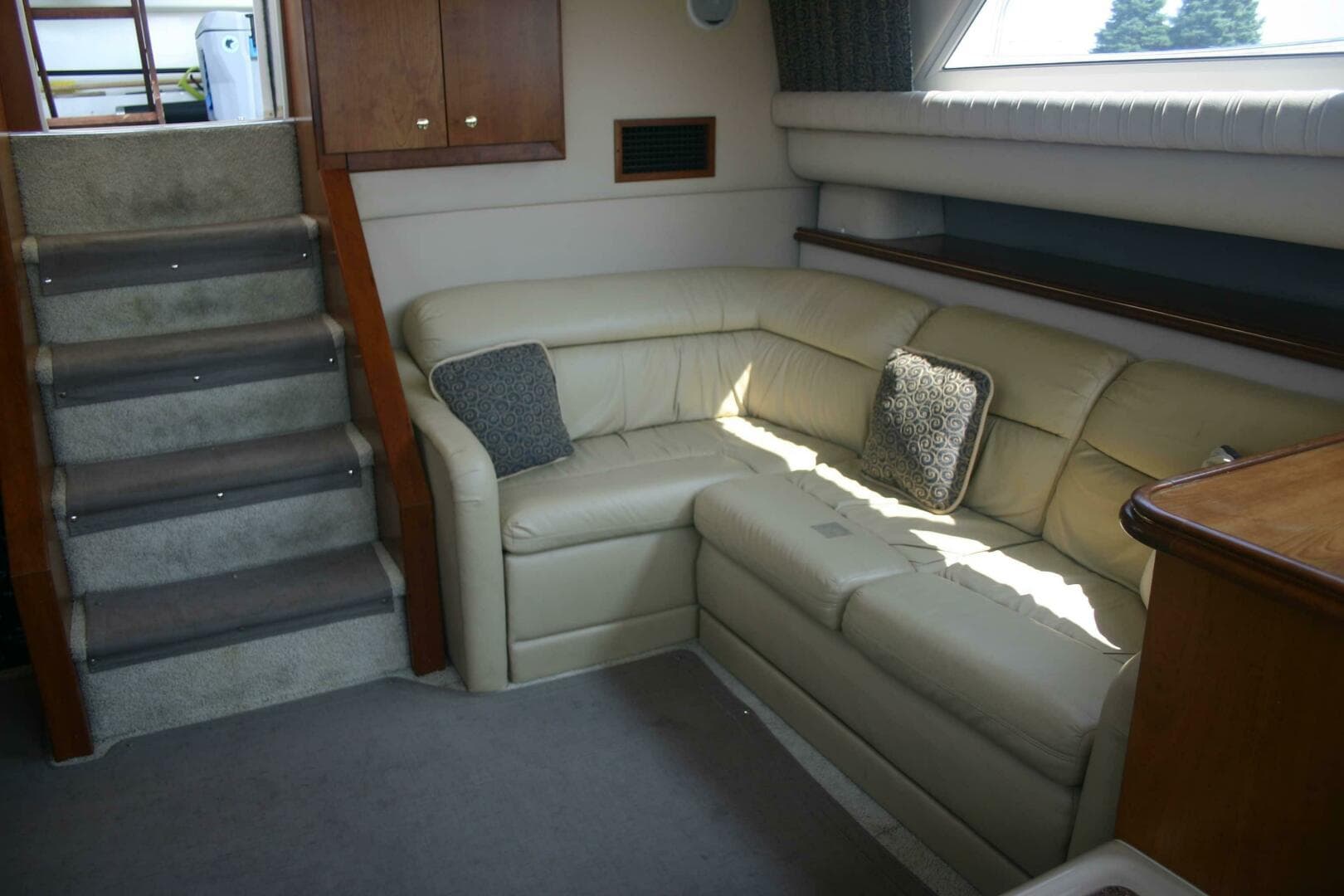 2001 Cruisers Yachts 3750 — photo 27