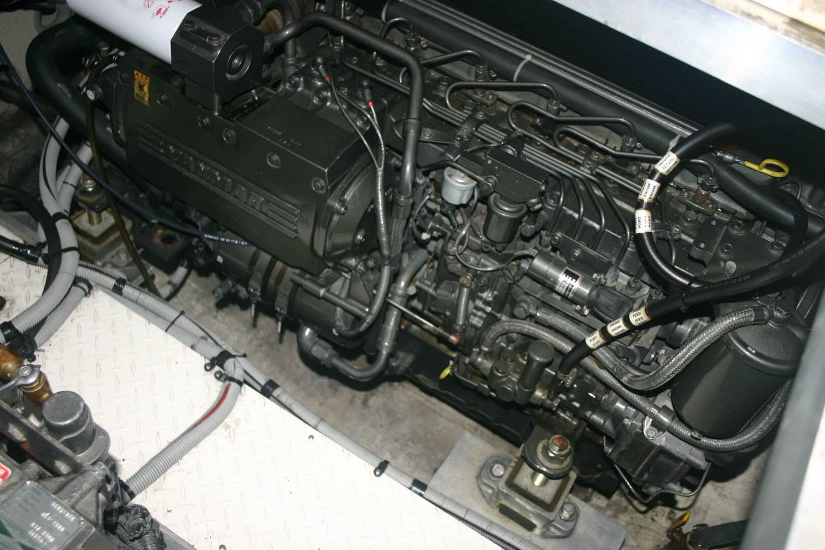 2001 Cruisers Yachts 3750 — photo 39