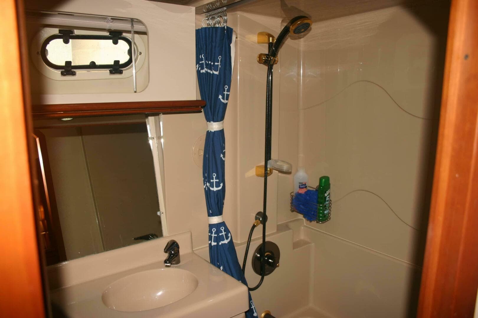 2001 Cruisers Yachts 3750 — photo 37