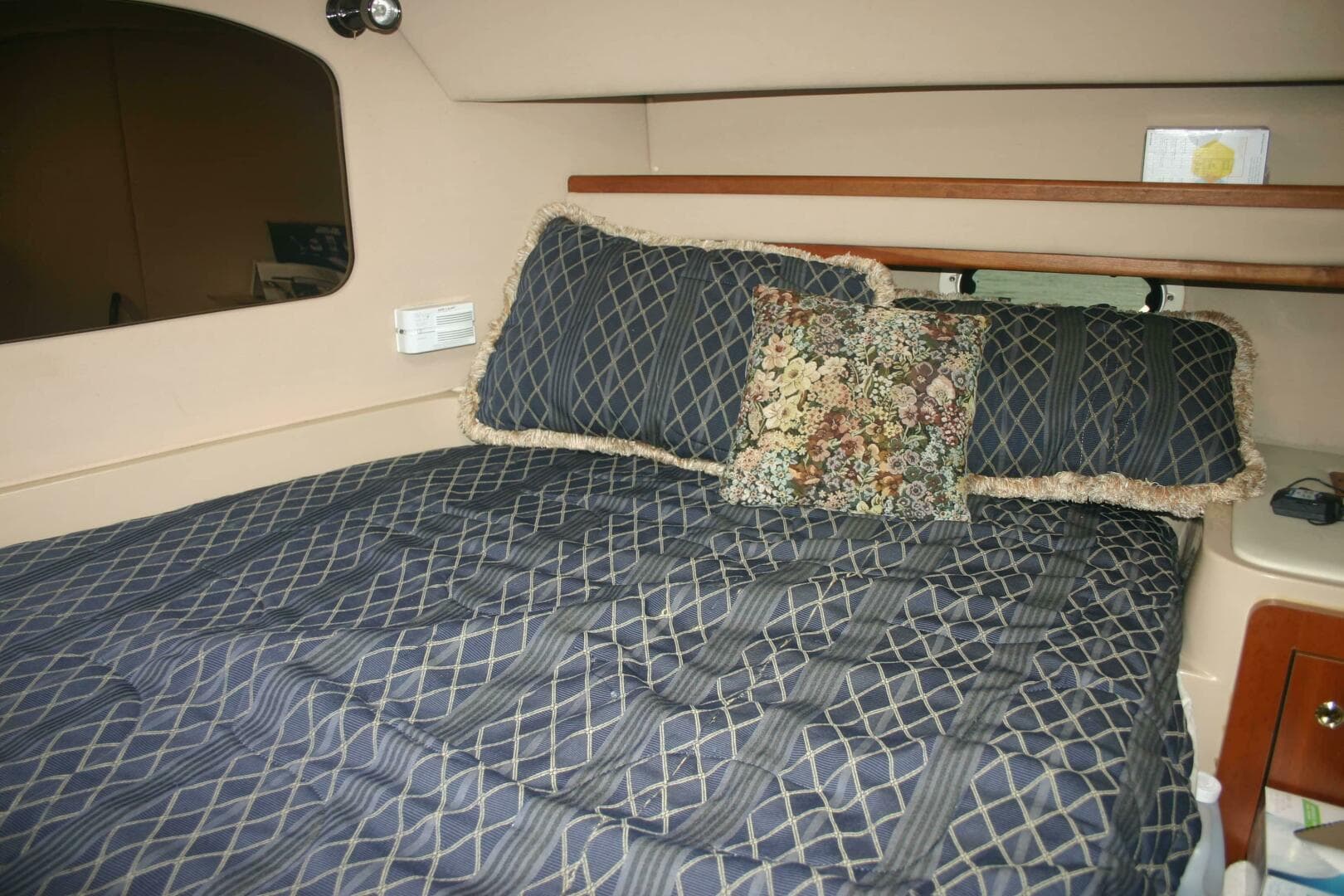 2001 Cruisers Yachts 3750 — photo 5