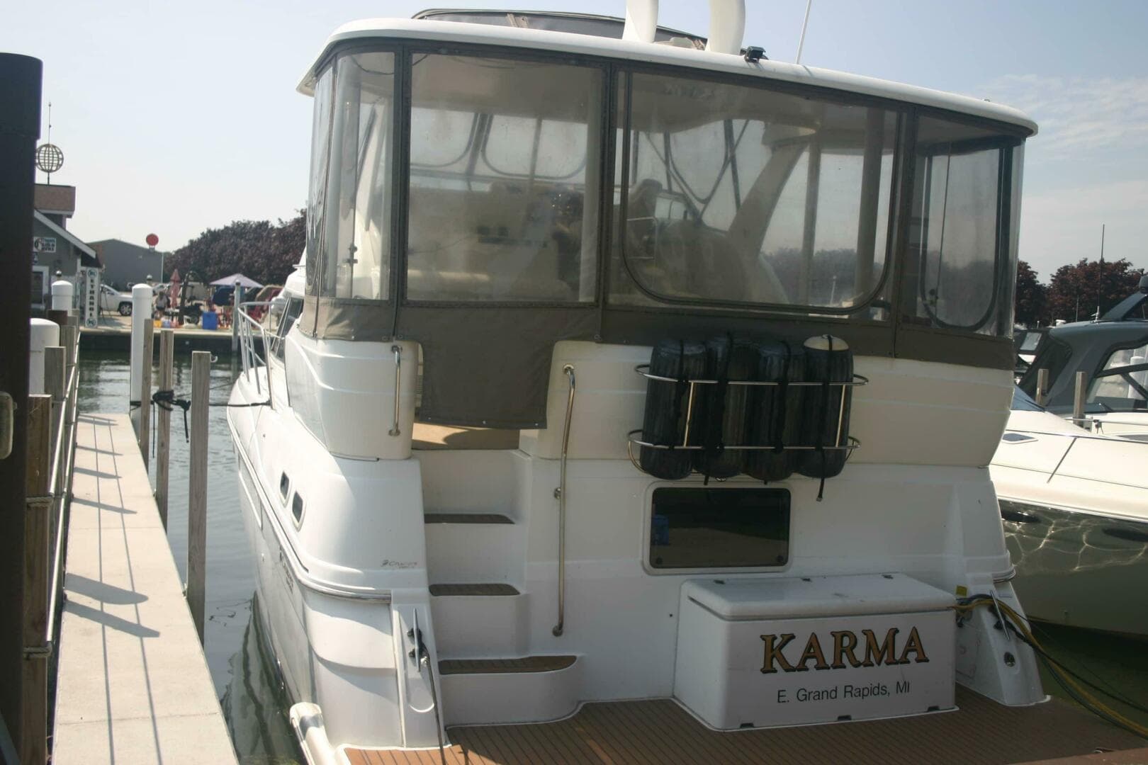 2001 Cruisers Yachts 3750 — photo 16