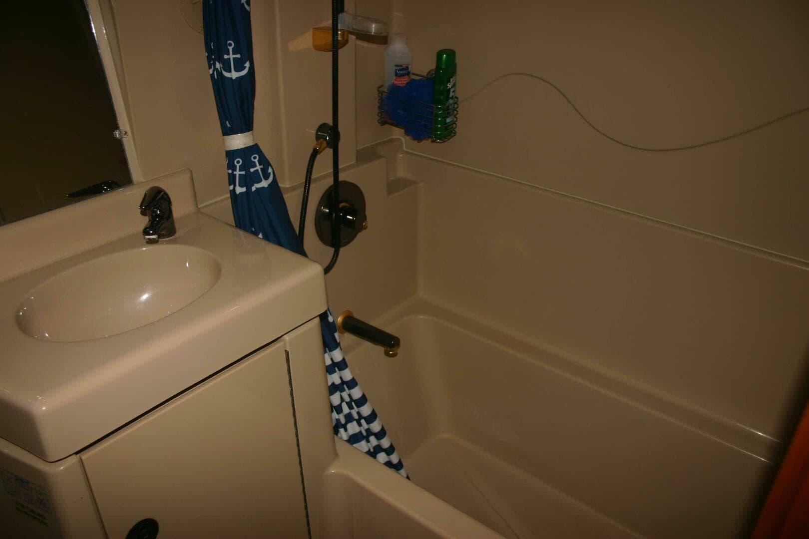 2001 Cruisers Yachts 3750 — photo 8