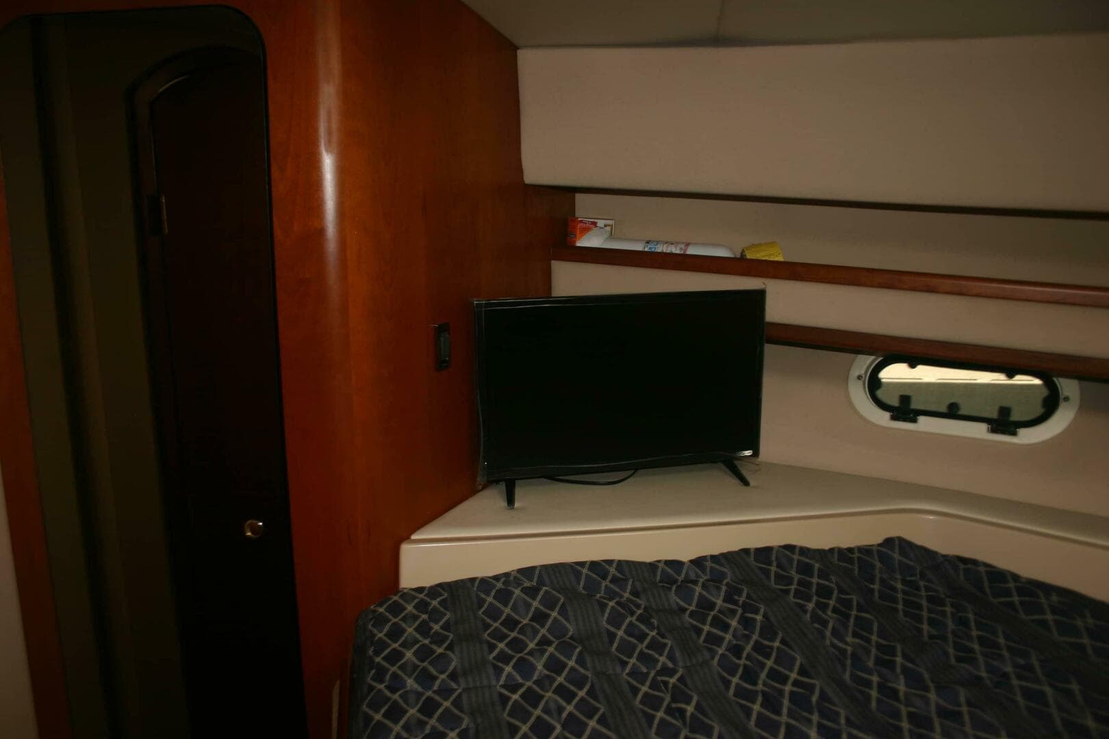 2001 Cruisers Yachts 3750 — photo 2