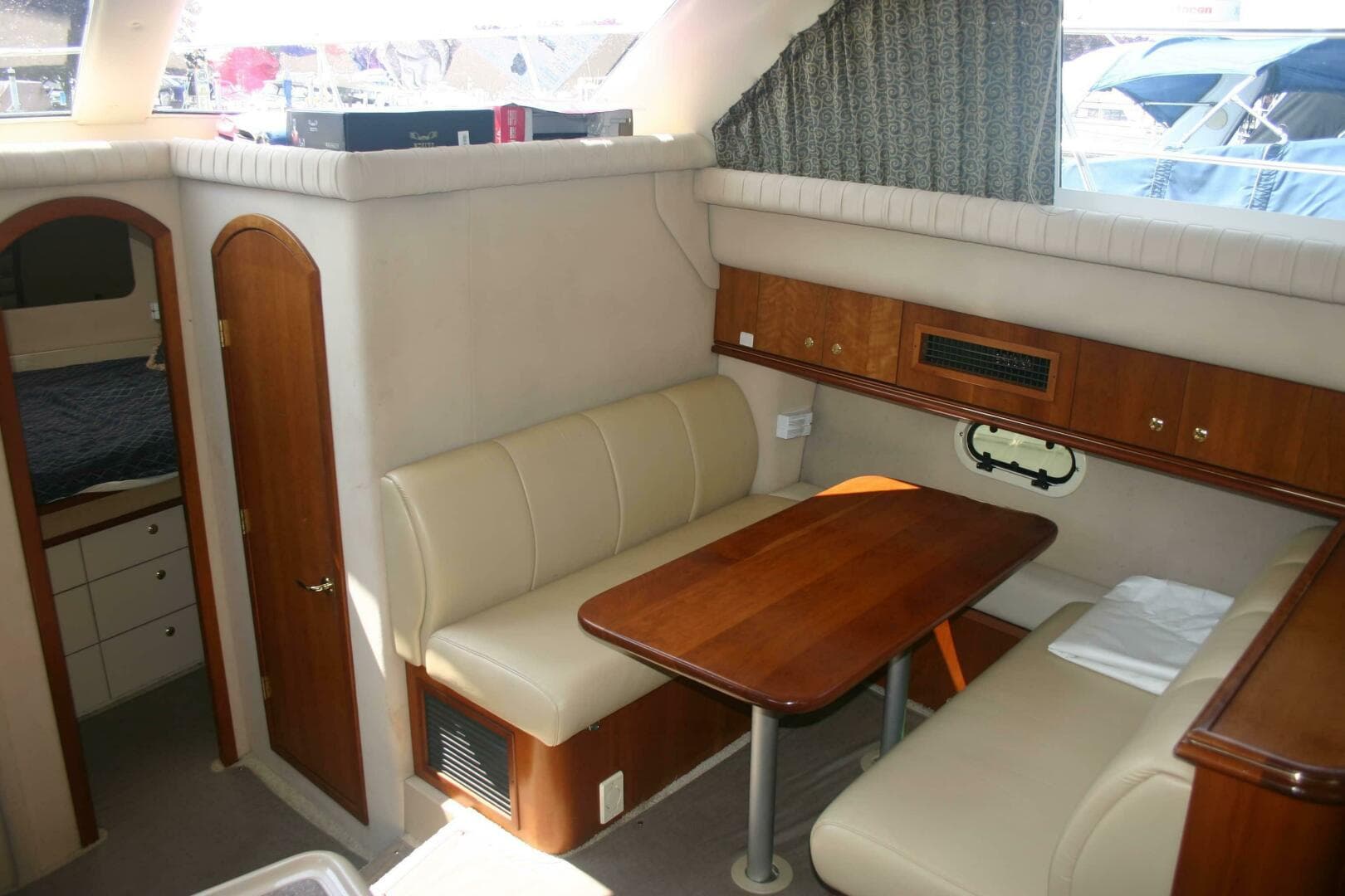 2001 Cruisers Yachts 3750 — photo 34