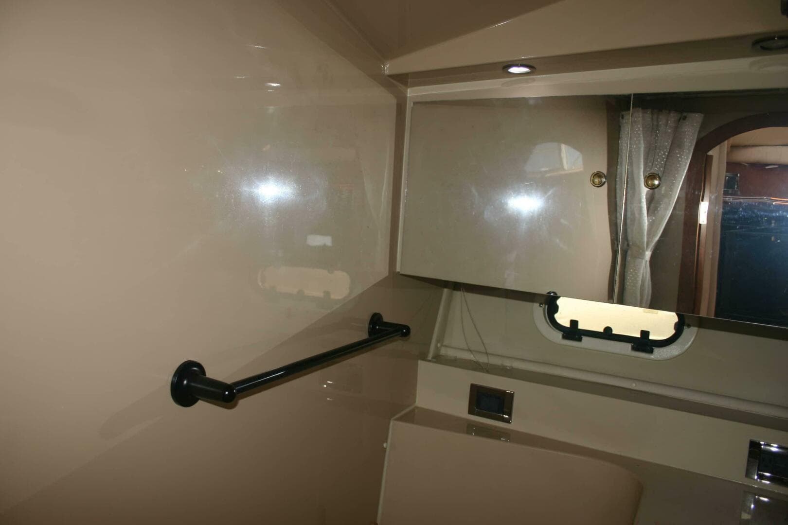 2001 Cruisers Yachts 3750 — photo 15