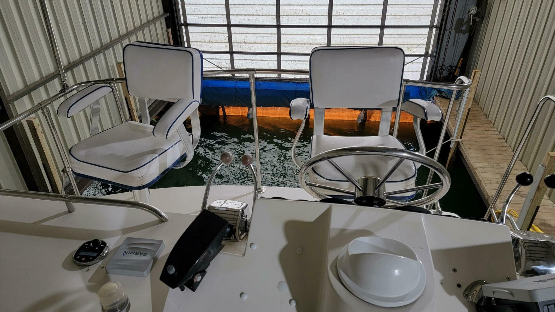 1983 Bertram 33 Flybridge Cruiser — photo 11