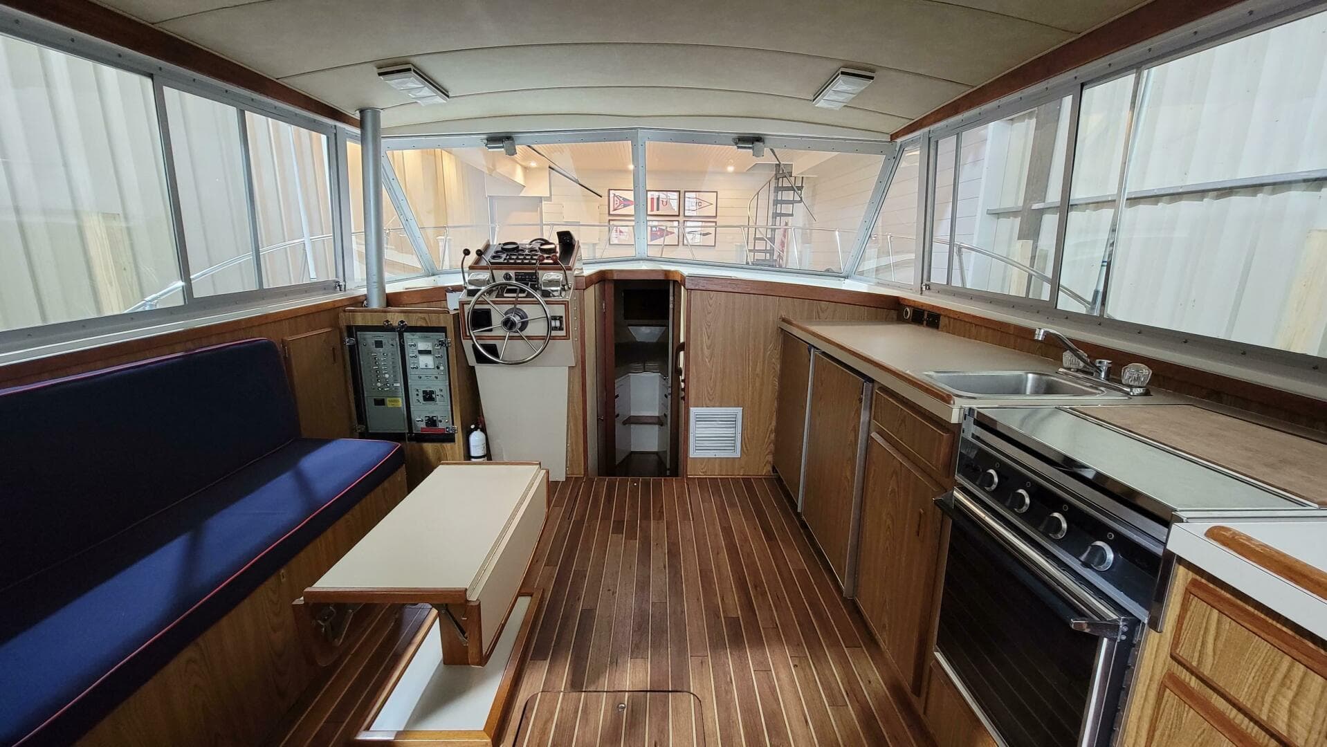 1983 Bertram 33 Flybridge Cruiser — photo 25