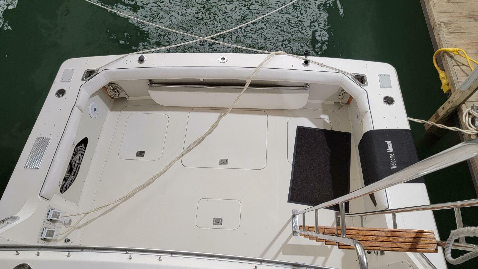 1983 Bertram 33 Flybridge Cruiser — photo 9