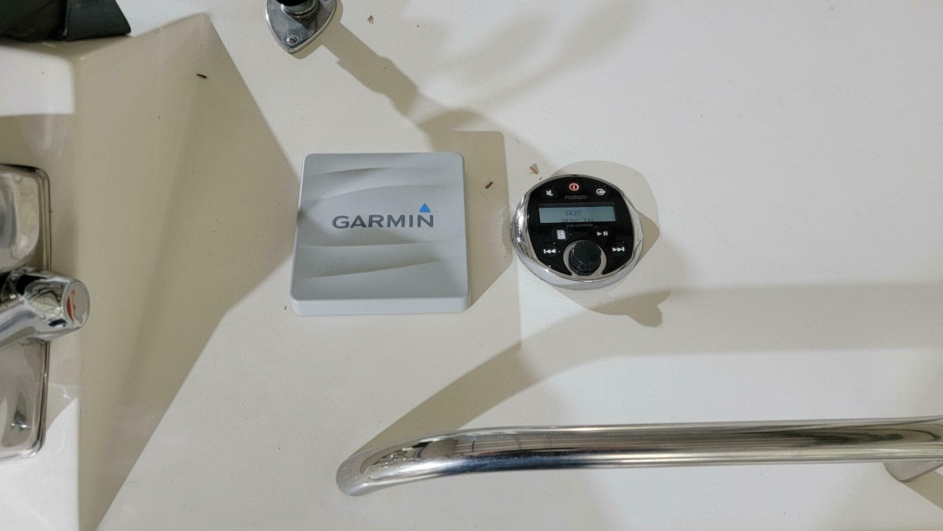 1983 Bertram 33 Flybridge Cruiser — photo 14