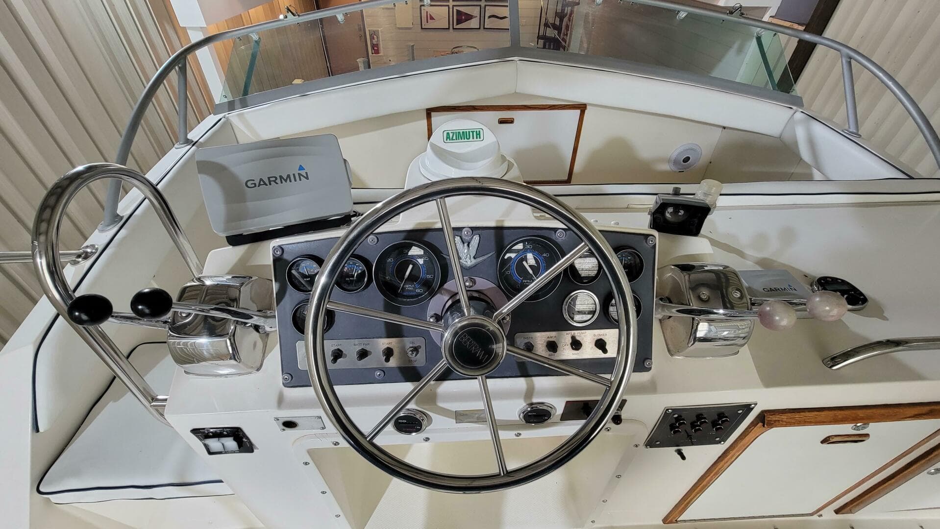 1983 Bertram 33 Flybridge Cruiser — photo 10