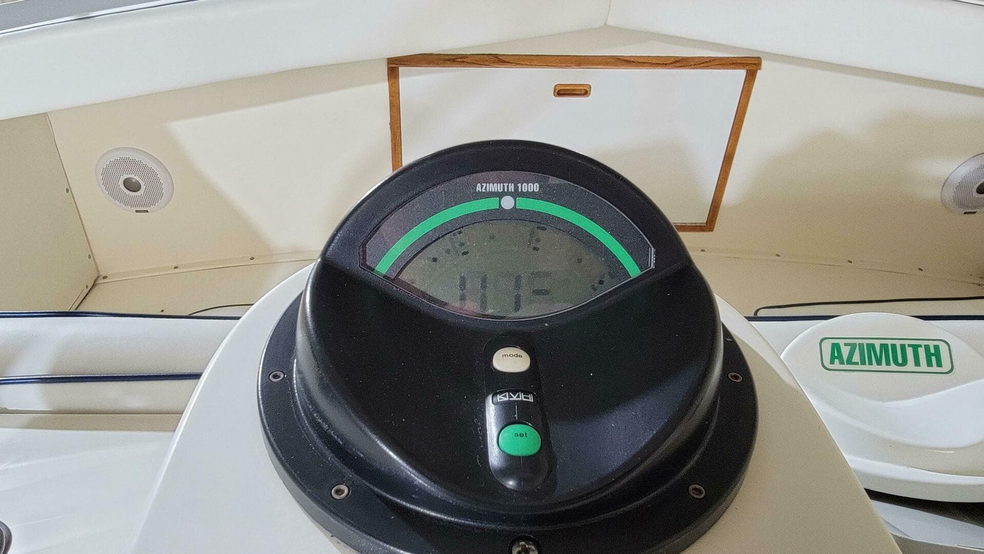 1983 Bertram 33 Flybridge Cruiser — photo 13