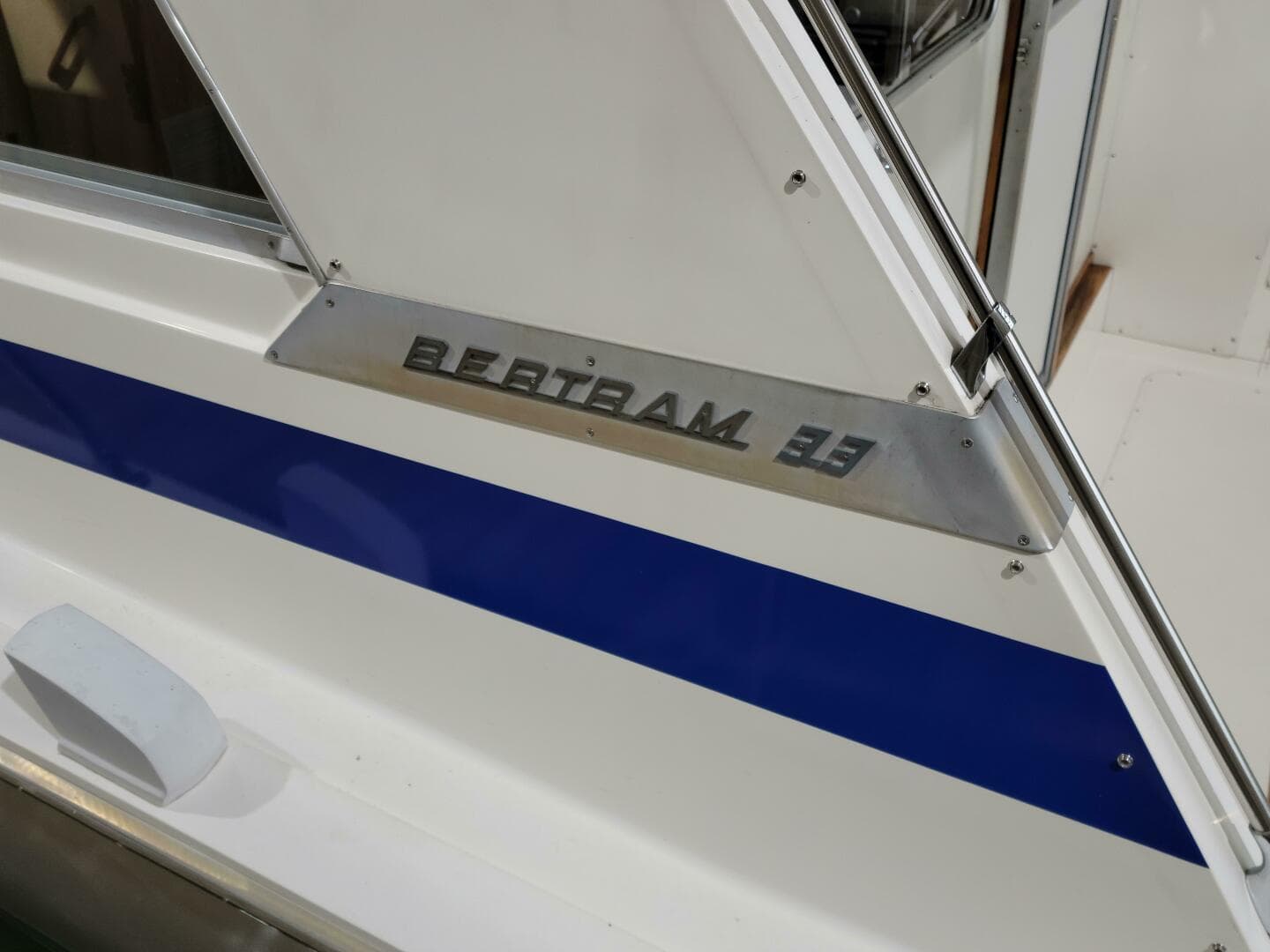 1983 Bertram 33 Flybridge Cruiser — photo 5