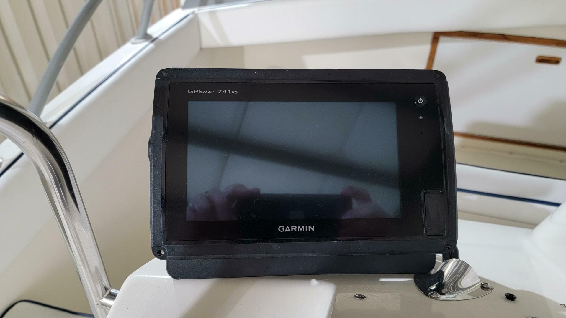 1983 Bertram 33 Flybridge Cruiser — photo 12