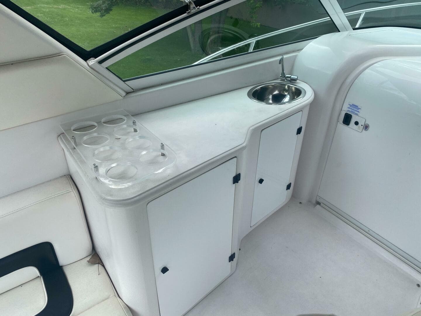 1998 Donzi 3250 — photo 6