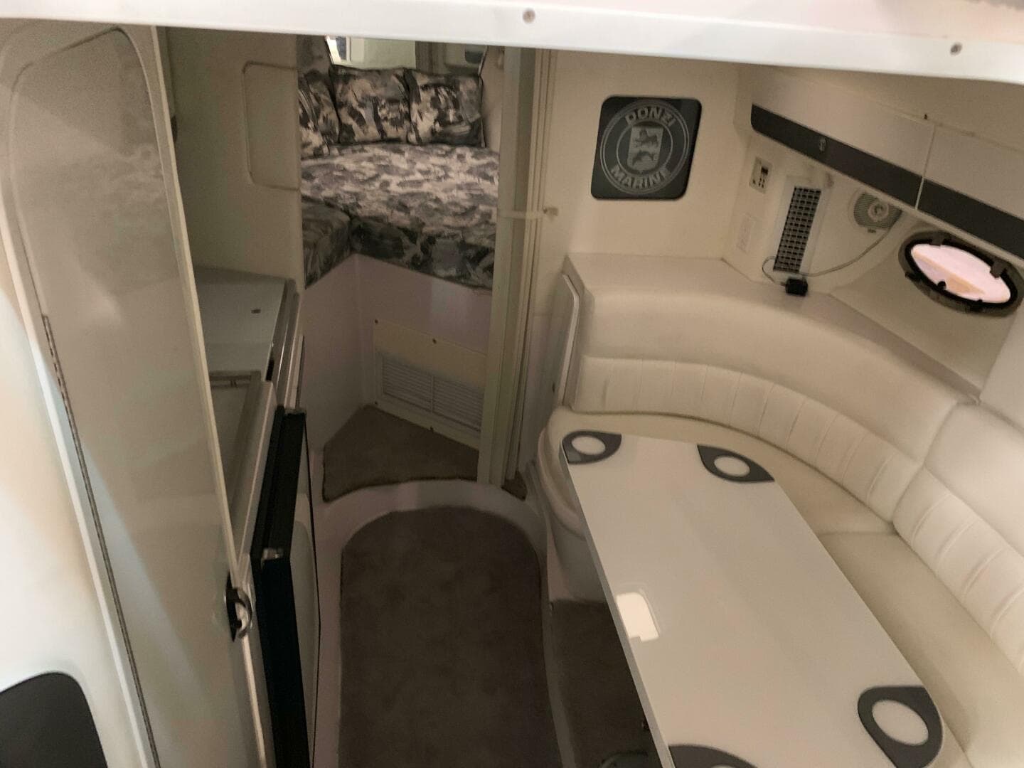 1998 Donzi 3250 — photo 8