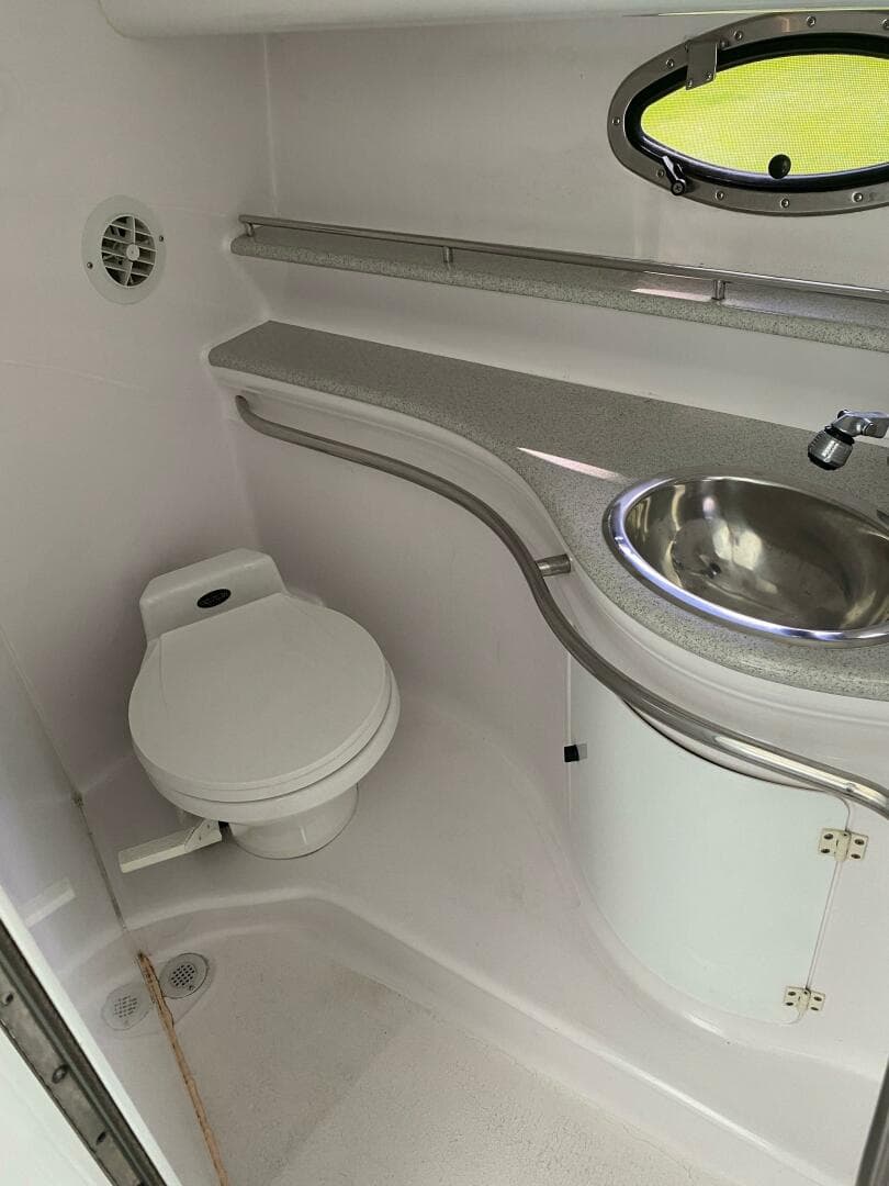 1998 Donzi 3250 — photo 4