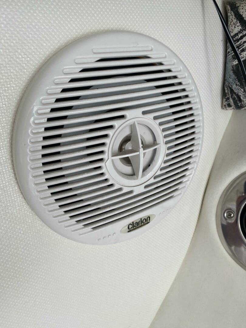 1998 Donzi 3250 — photo 13