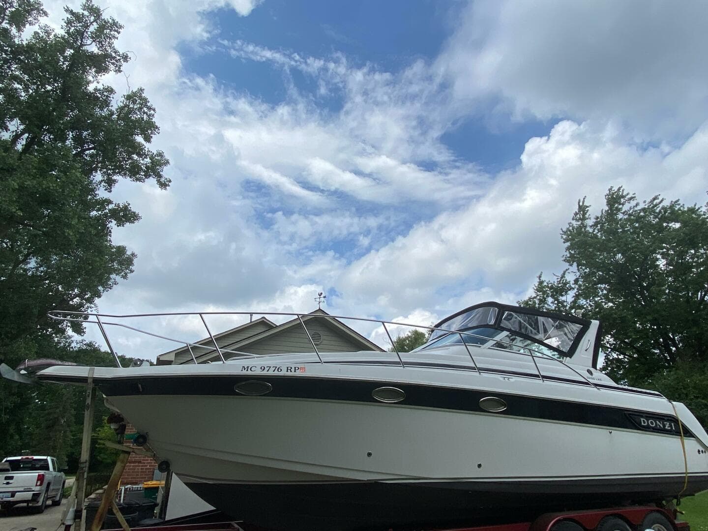 1998 Donzi 3250 — photo 2