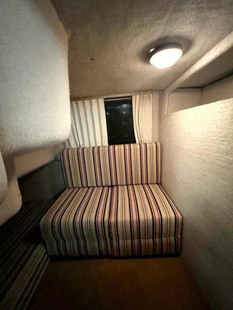 1988 Tiara Sport 310 Sport Cruiser — photo 31