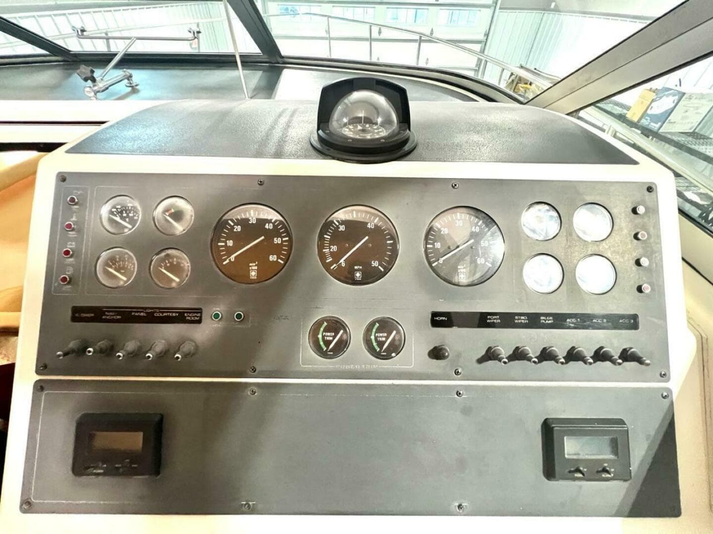 1988 Tiara Sport 310 Sport Cruiser — photo 10