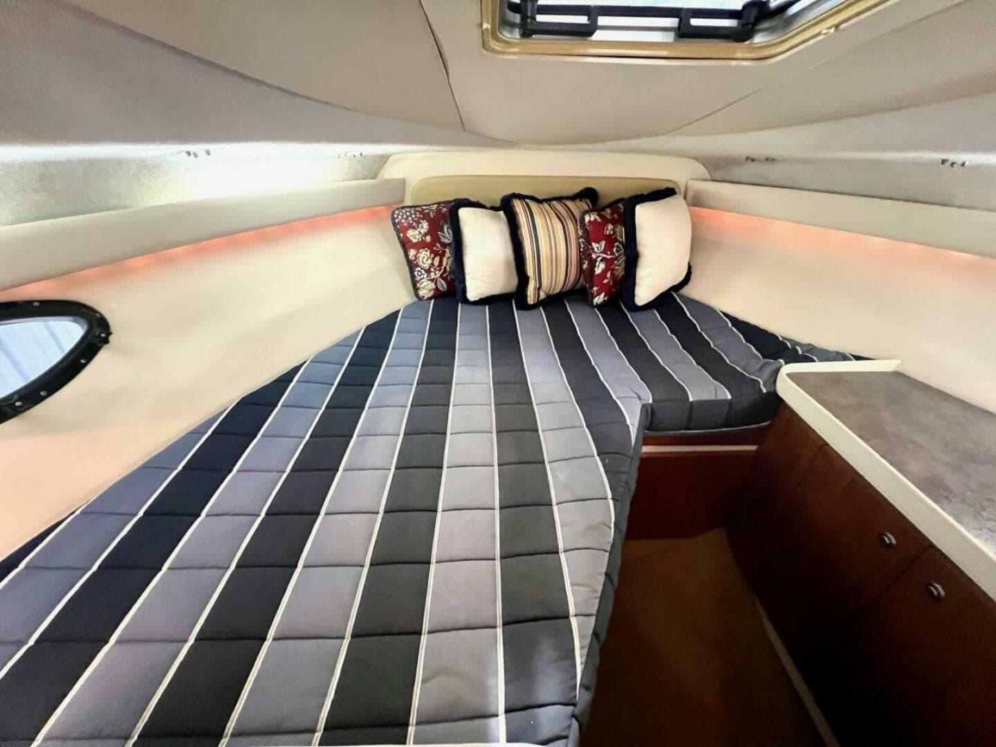 1988 Tiara Sport 310 Sport Cruiser — photo 5