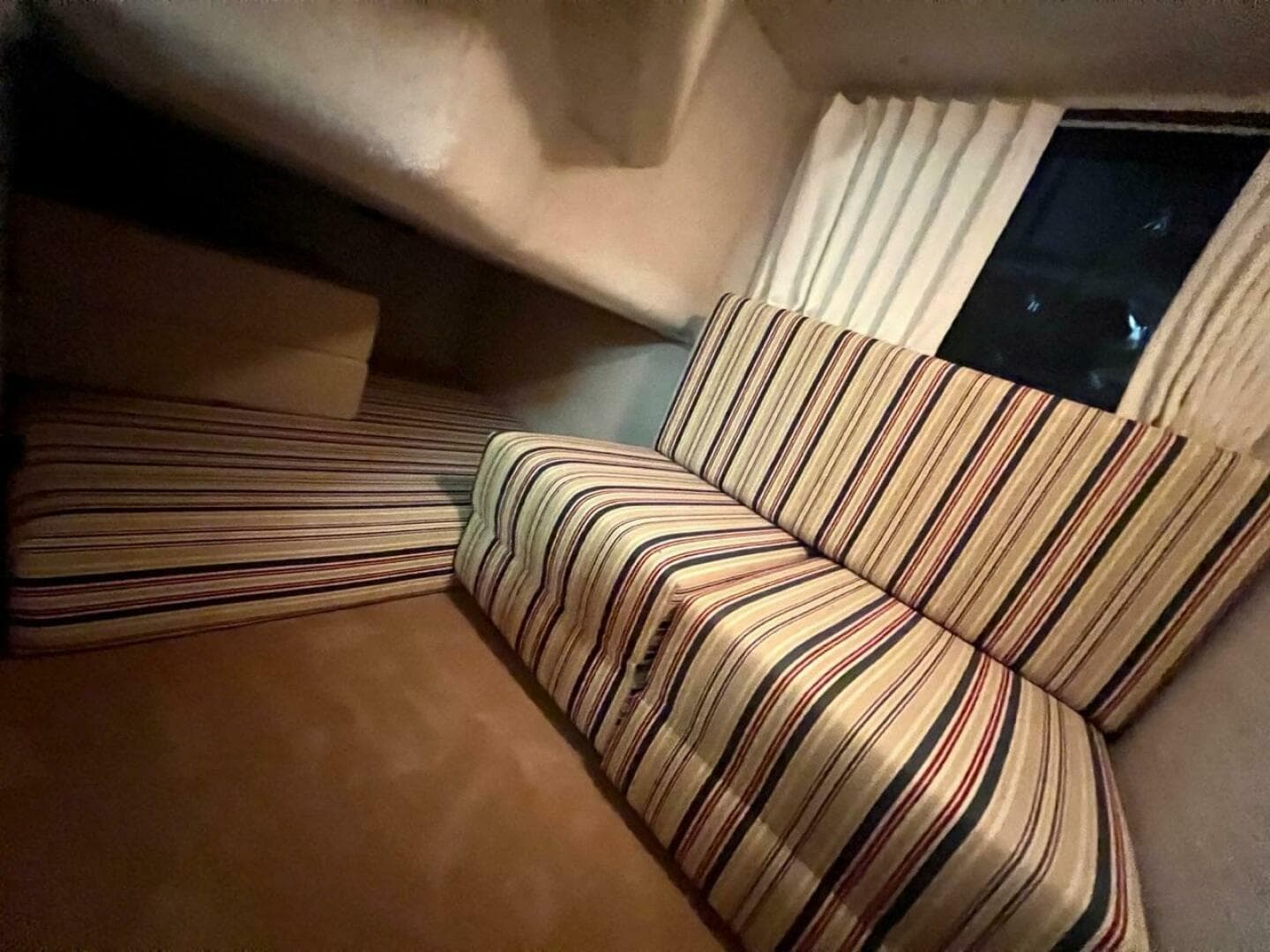 1988 Tiara Sport 310 Sport Cruiser — photo 20