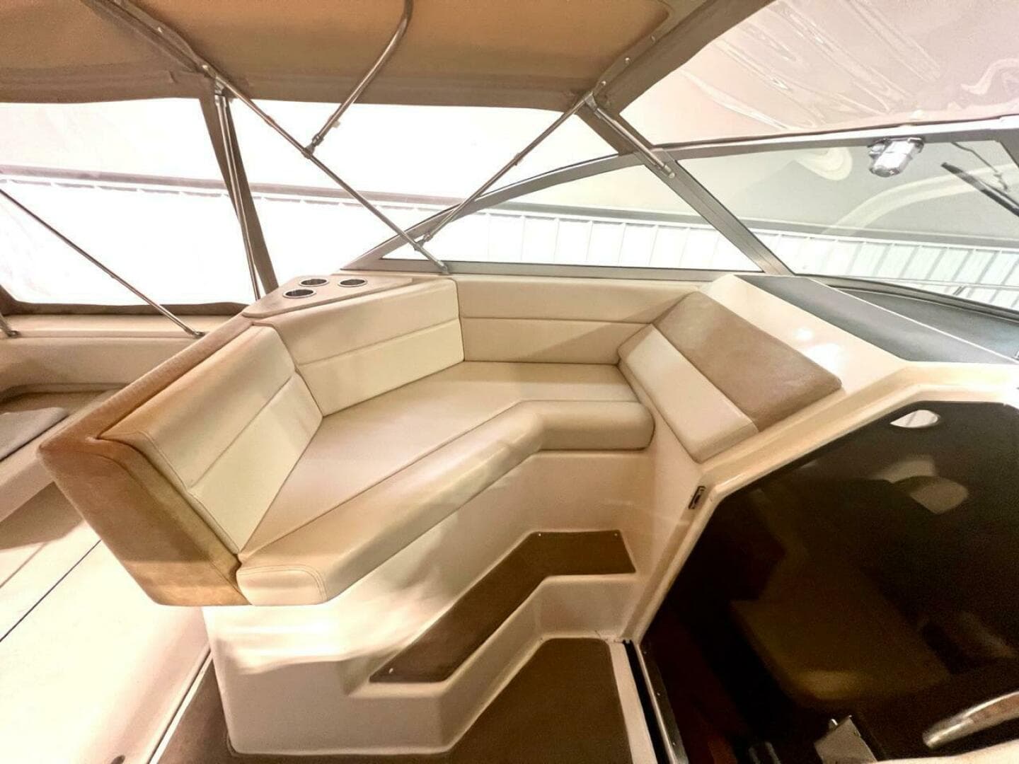 1988 Tiara Sport 310 Sport Cruiser — photo 26