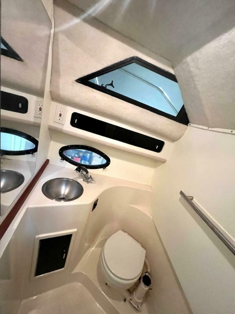 1988 Tiara Sport 310 Sport Cruiser — photo 22