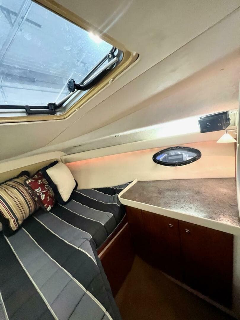 1988 Tiara Sport 310 Sport Cruiser — photo 11